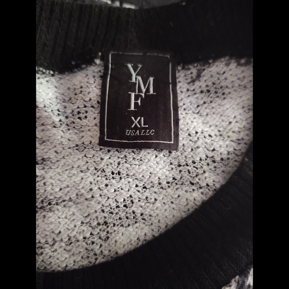 YMF Las Vegas Sweater - Picture 3 of 4
